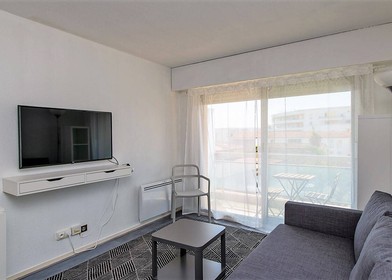 Private room at Bordeaux, 33800, image 1 of 7