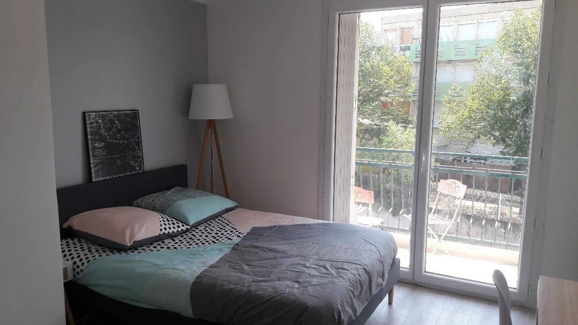 Quarto acolhedor para estudantes disponível em 