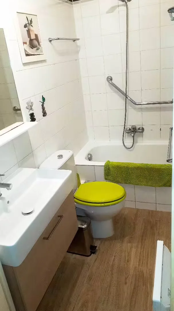 Economical student room with convenient location in 