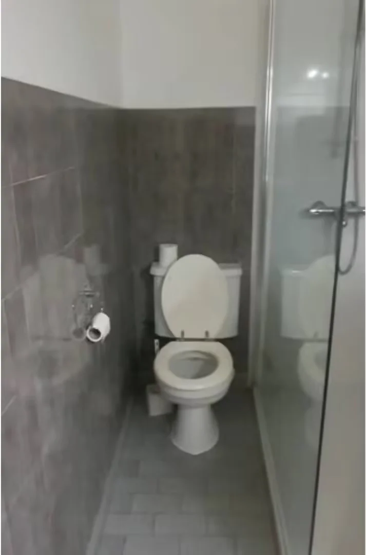 Habitación para estudiantes en  con área de estudio y facilidades compartidas