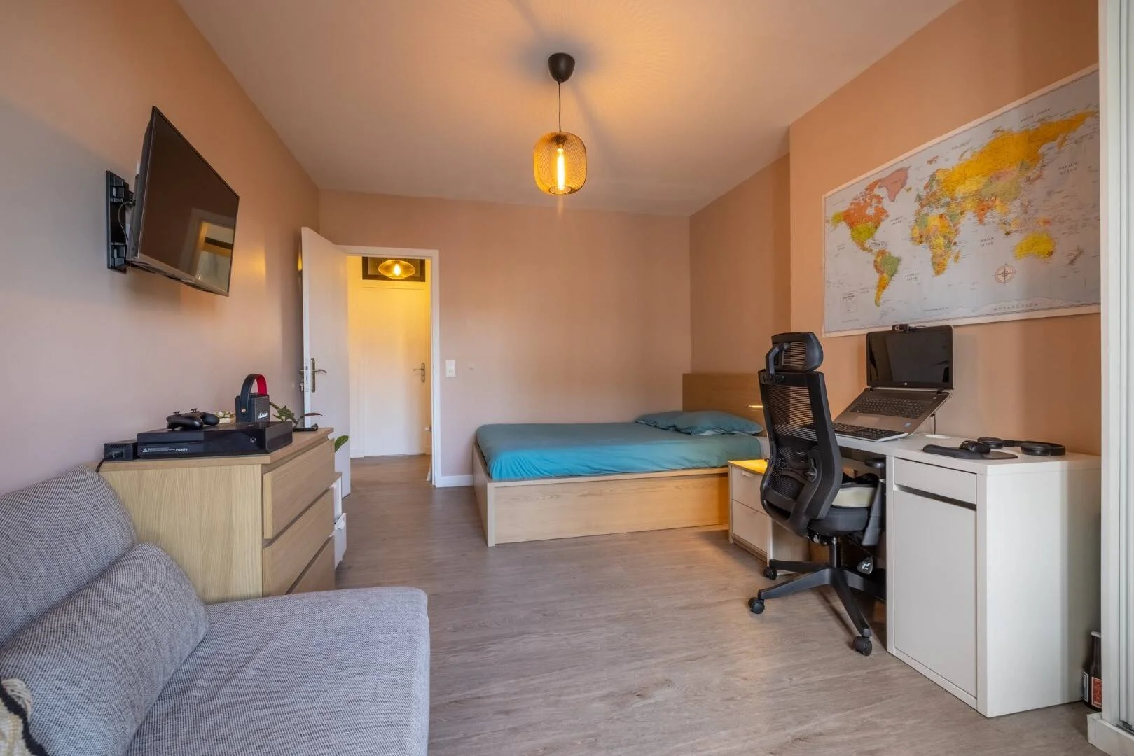 Chambre d'étudiant confortable et spacieuse dans 