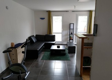 Günstiges Privatzimmer in Évry