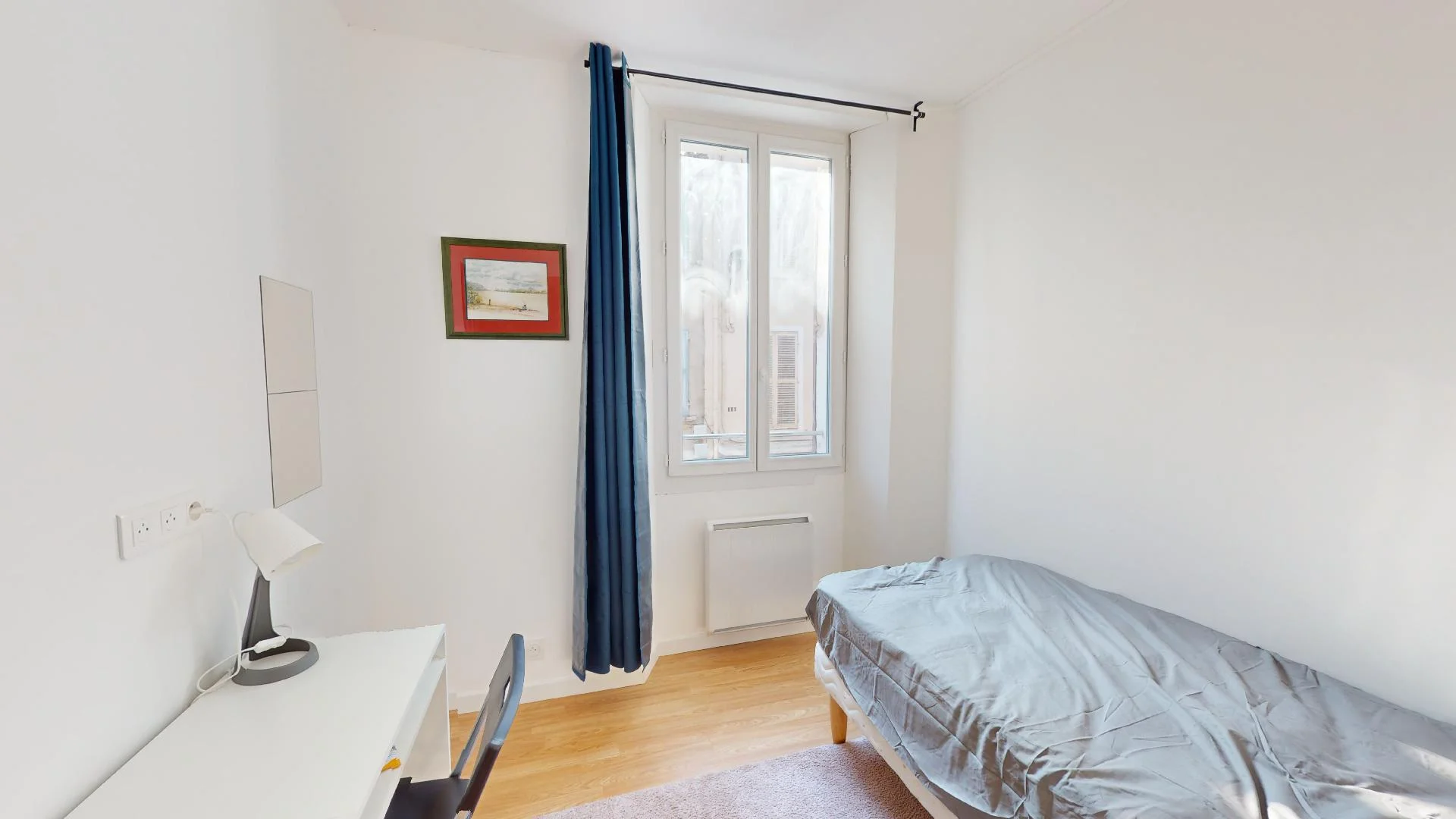 Habitación estudiantil económica con ubicación conveniente en 