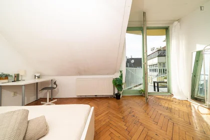 Quarto privado em Tompa utca, imagem 1 de 10