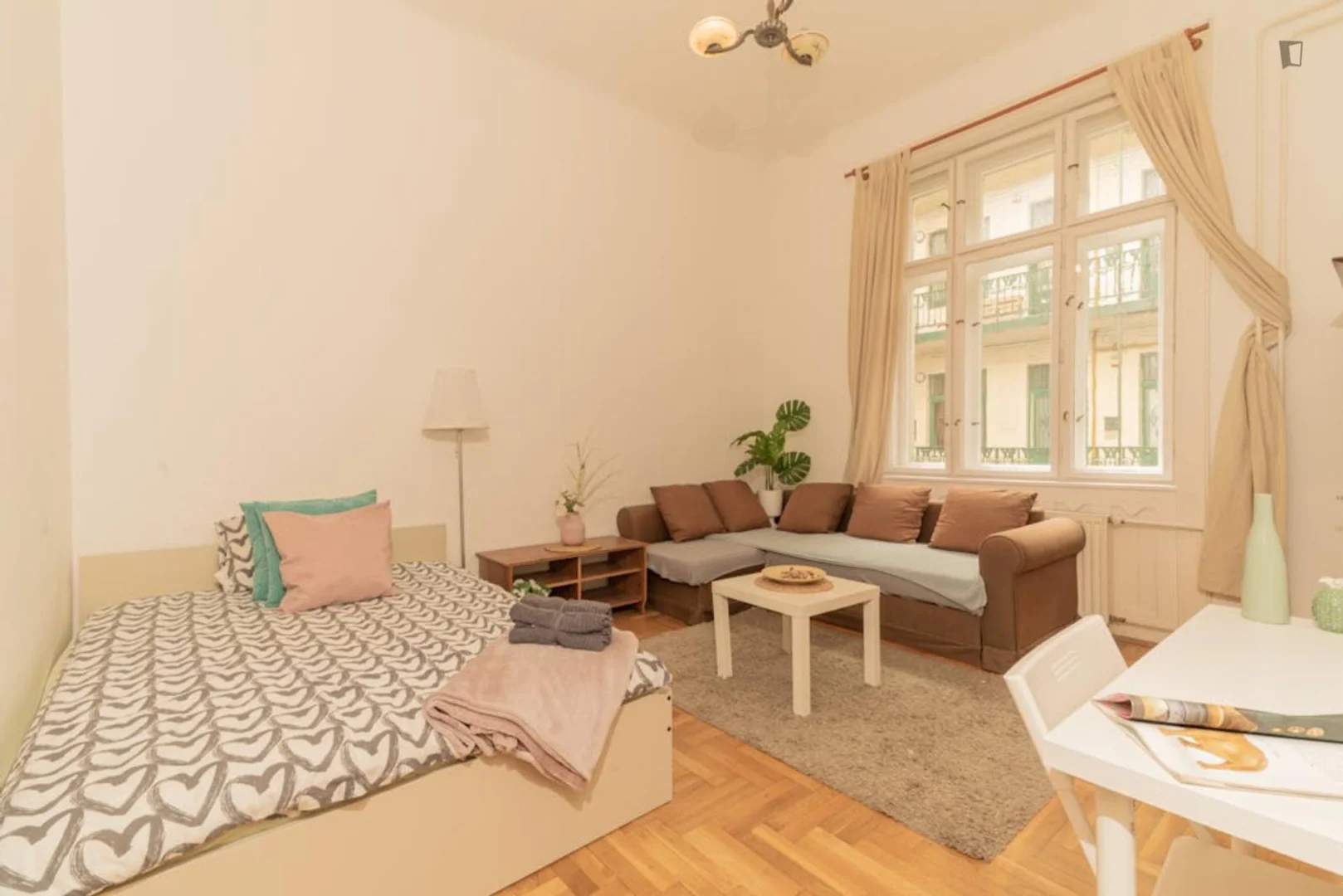 Chambre à louer dans un appartement d'étudiant à , entièrement meublée