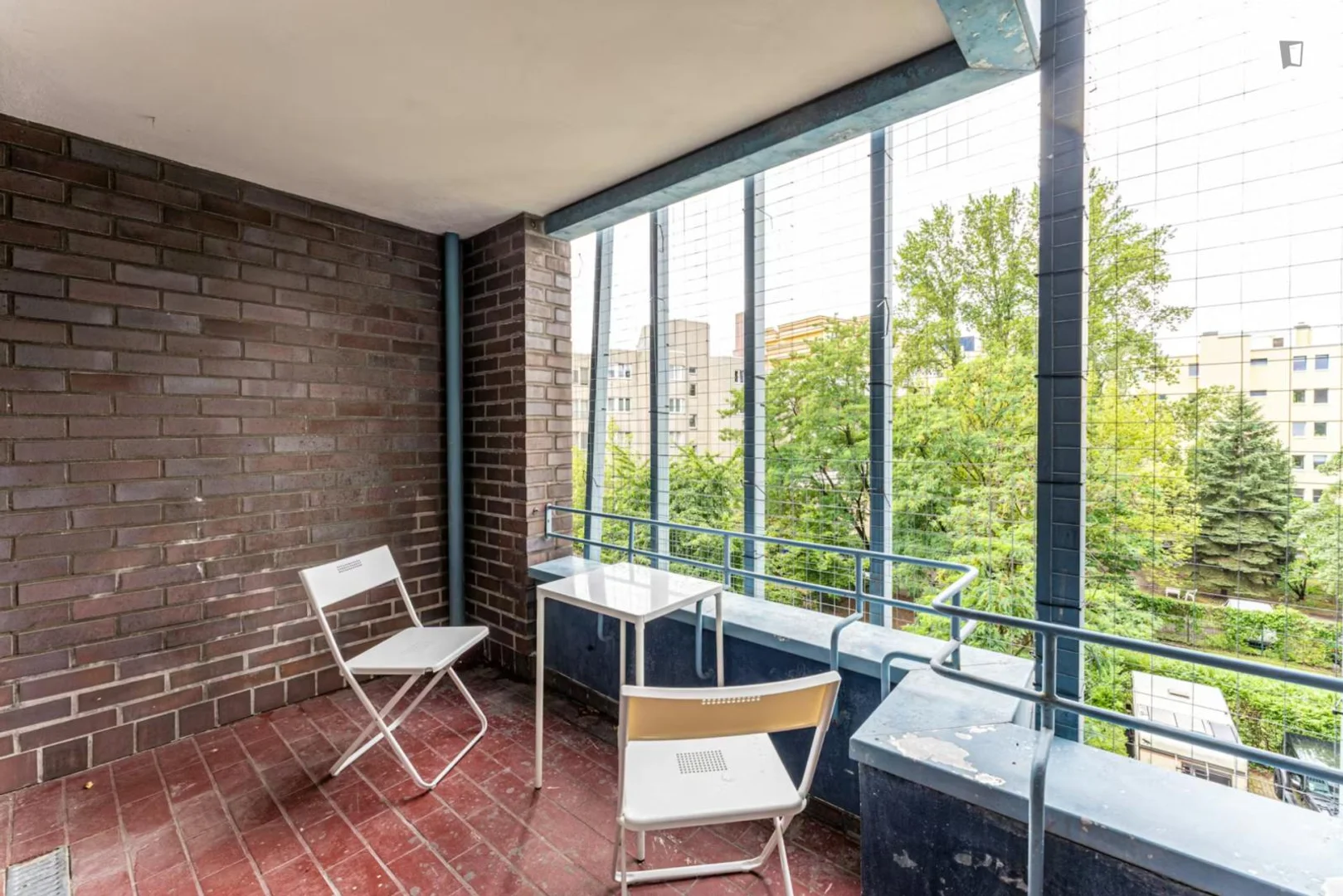 Quarto de estudante confortável e espaçoso em 