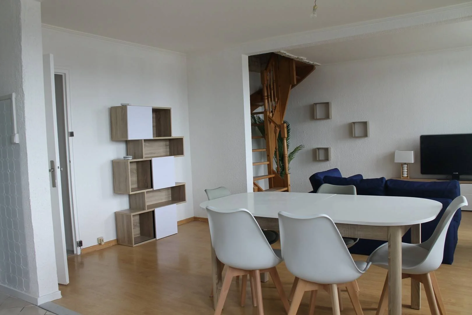 Chambre confortable pour étudiants disponible dans 