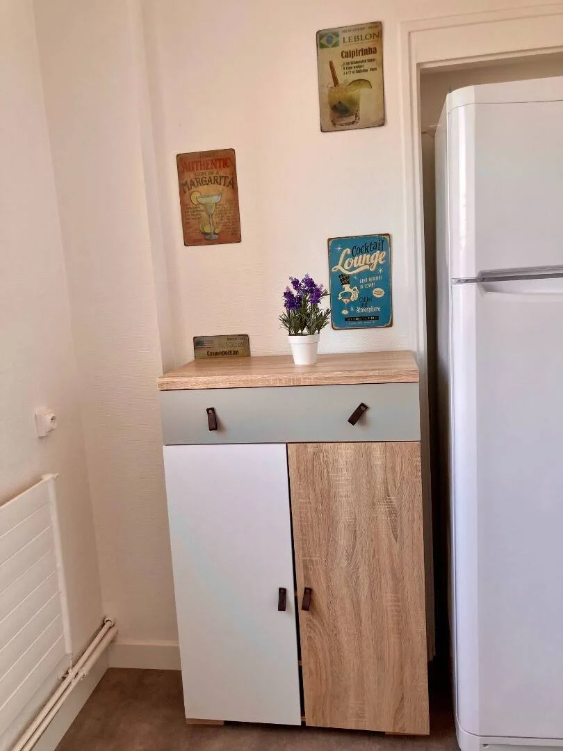 Quarto de estudante em  com área de estudo e instalações partilhadas