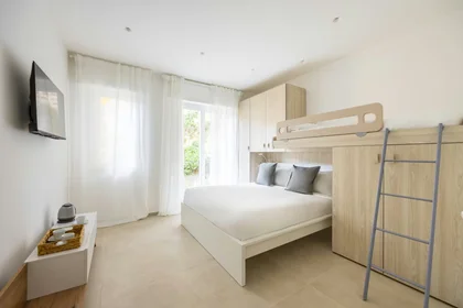 Całe miejsce Salita Sant'Antonio Ai Monti, Montecalvario, obraz 1 10