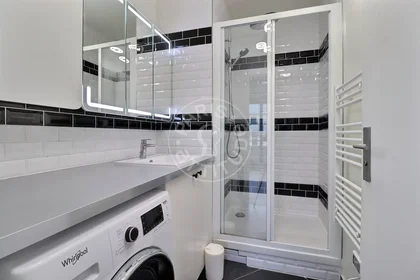Entire apartment at Rue Castéja, image 15 of 19