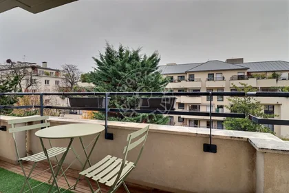 Entire apartment at Rue Castéja, image 18 of 19