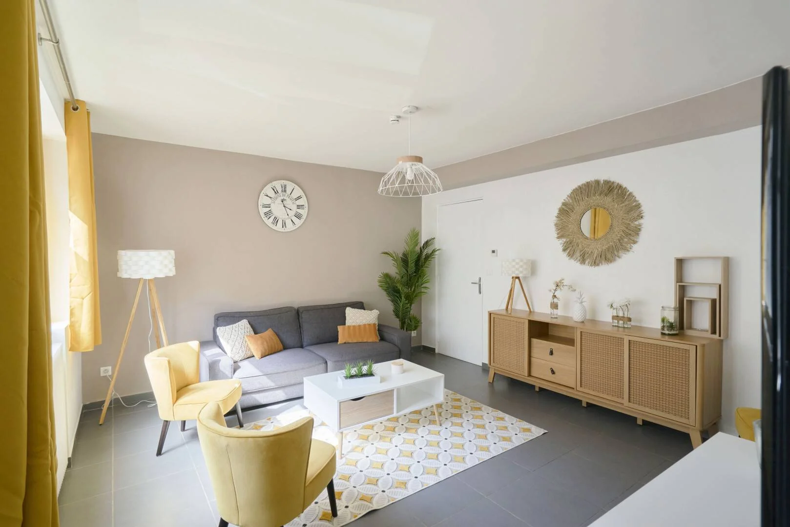 Affordable room for students with ample lighting in 