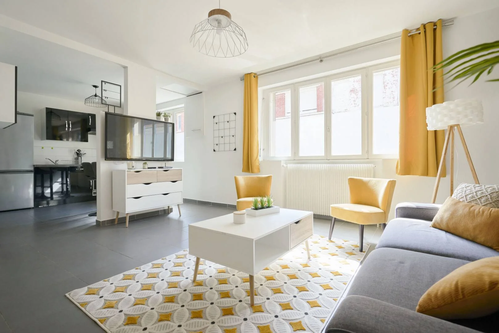 Comfortable and spacious student room in 