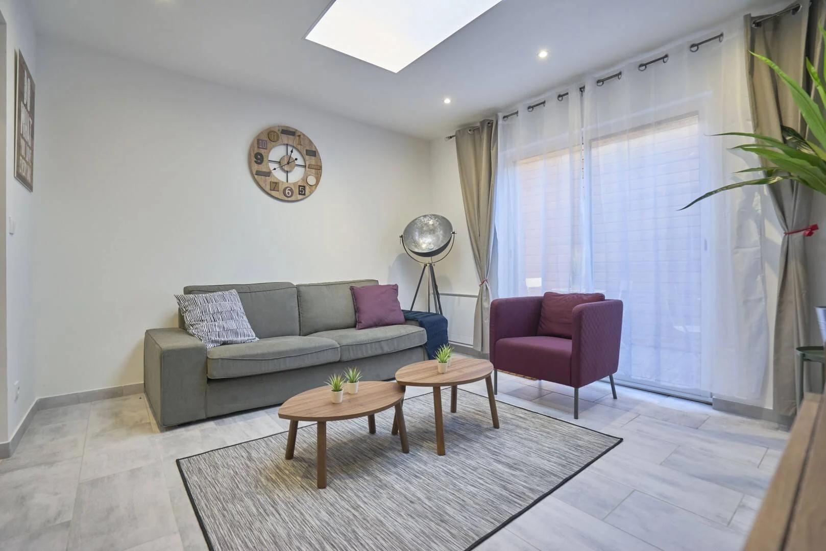 Student-friendly room in  with modern amenities