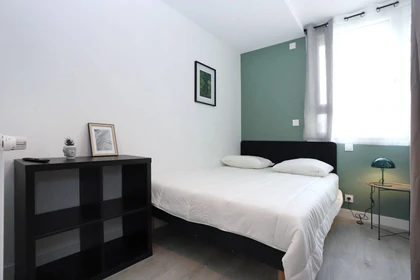 Habitación en alquiler con cama doble Rennes