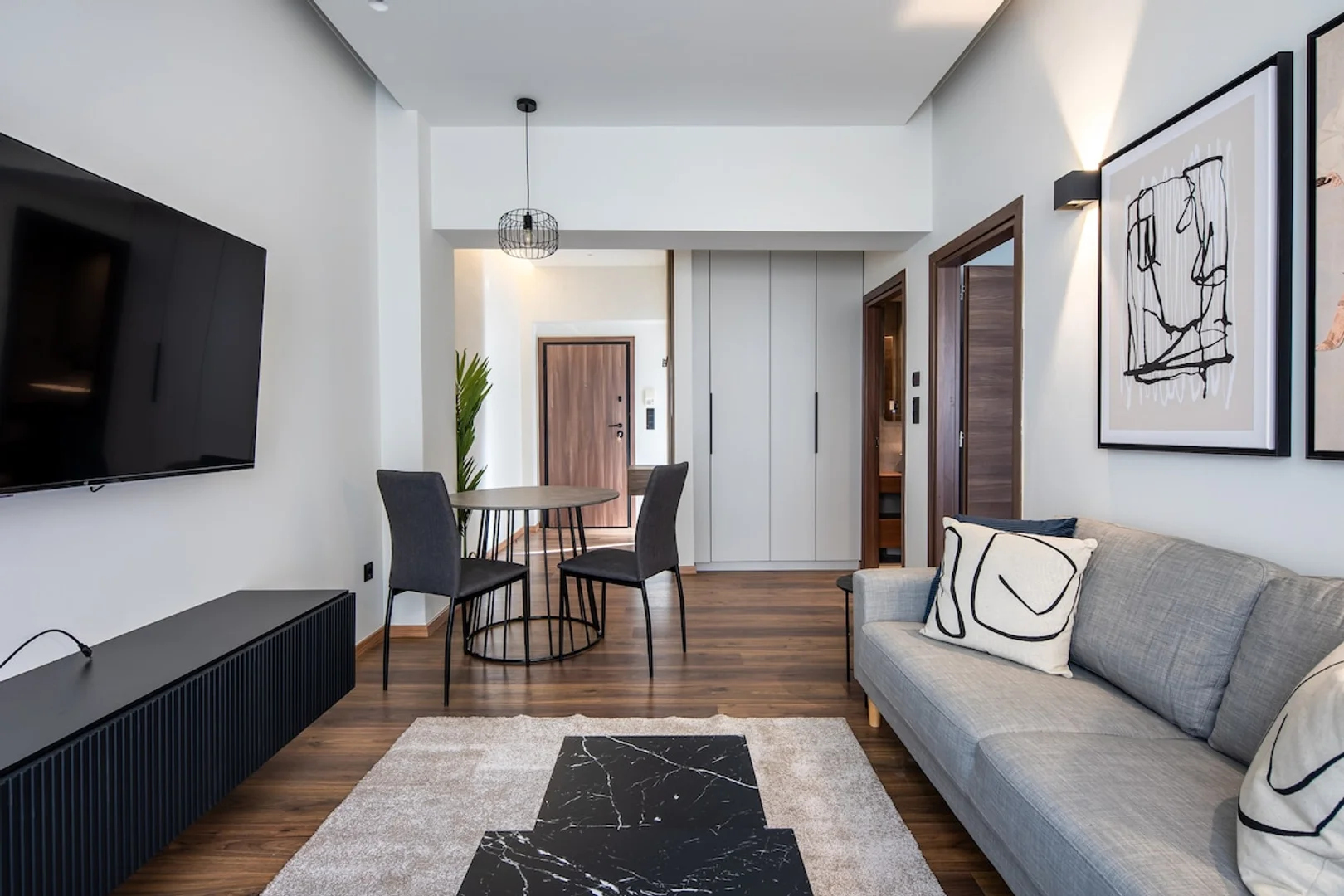 Studio d'étudiant minimaliste dans  avec agencement efficace