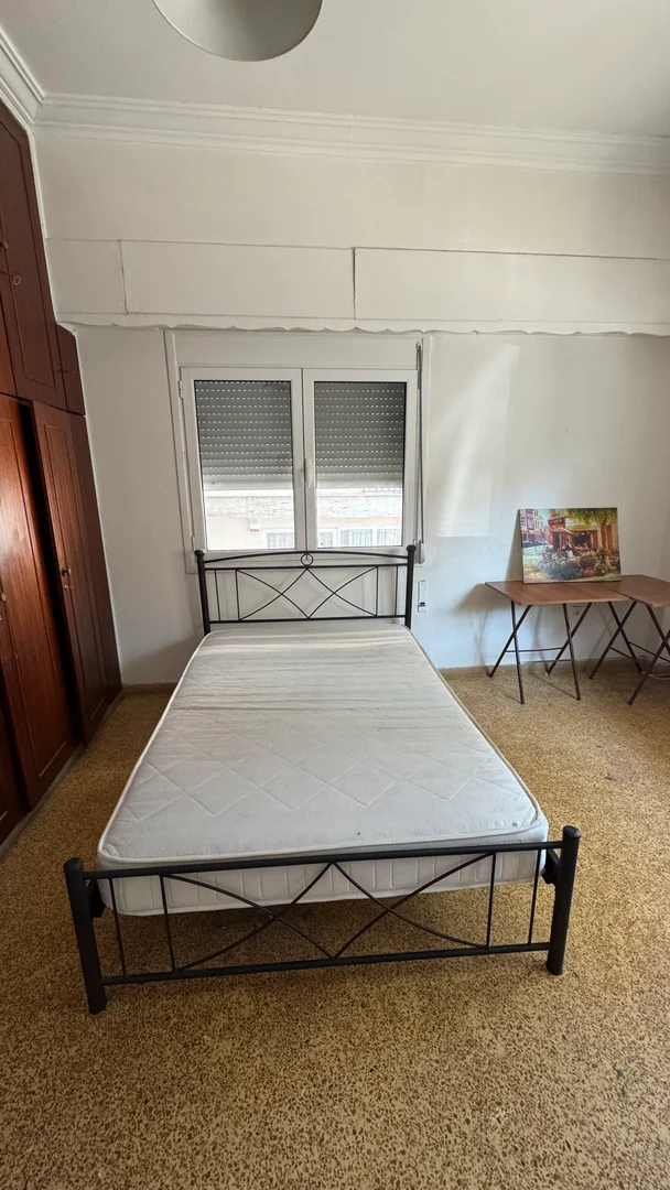 Helles und luftiges Studentenzimmer mit einfachem Zugang zur Universität in 