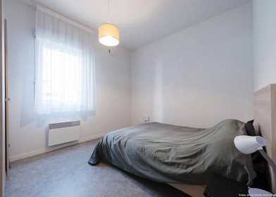 Zimmer mit Doppelbett zu vermieten Reims