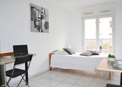 Pokój do wynajęcia we wspólnym mieszkaniu w Aix-en-provence