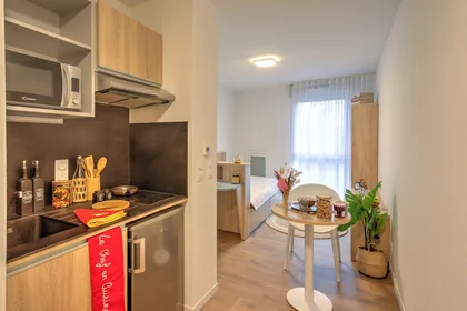 Privatzimmer im Wohnheim in der Pau, 64000, bild 11 von 14