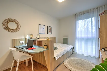 Privatzimmer im Wohnheim in der Pau, 64000, bild 12 von 14