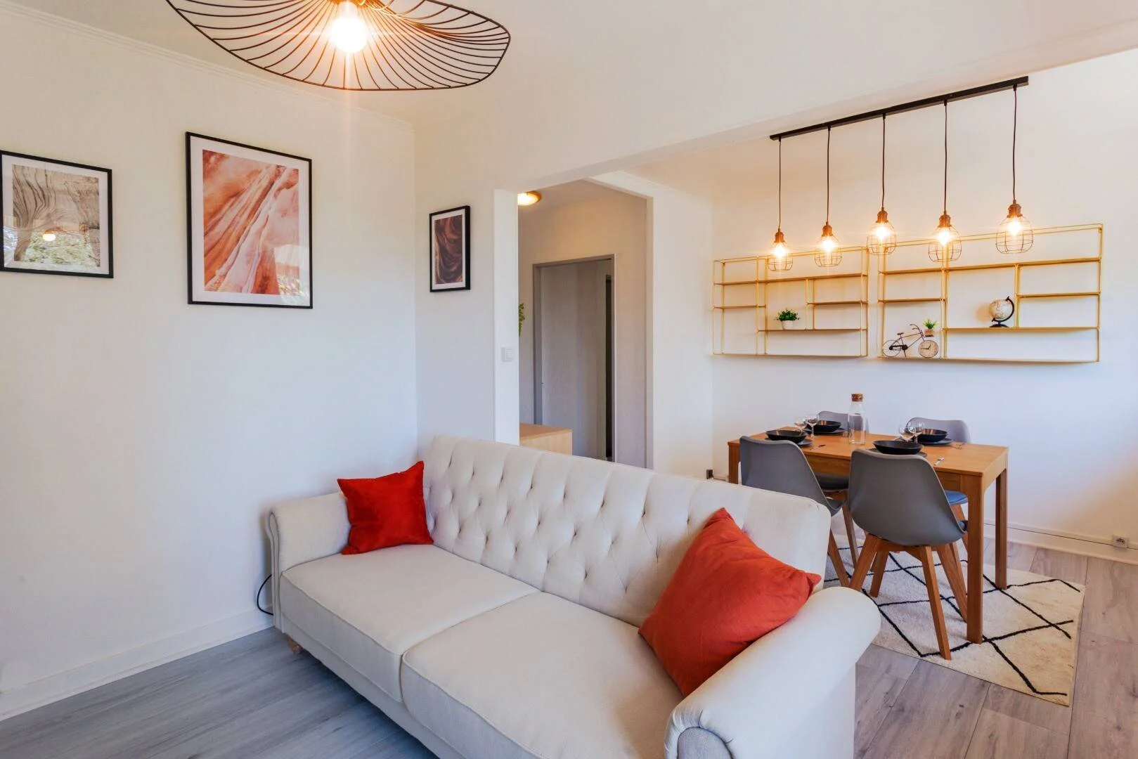 Quarto para alugar em apartamento de estudantes em , totalmente mobilado