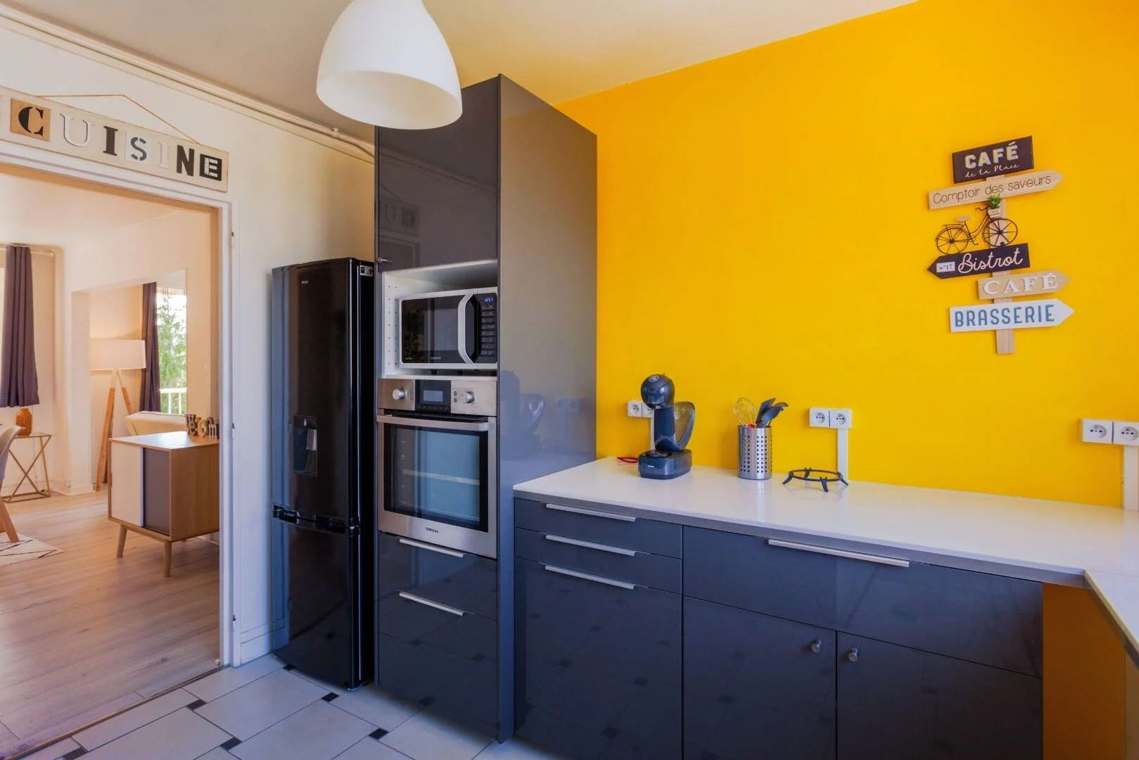 Quarto de estudante confortável e espaçoso em 