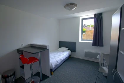 Private room in residence at Troyes, 10000, image 4 of 8