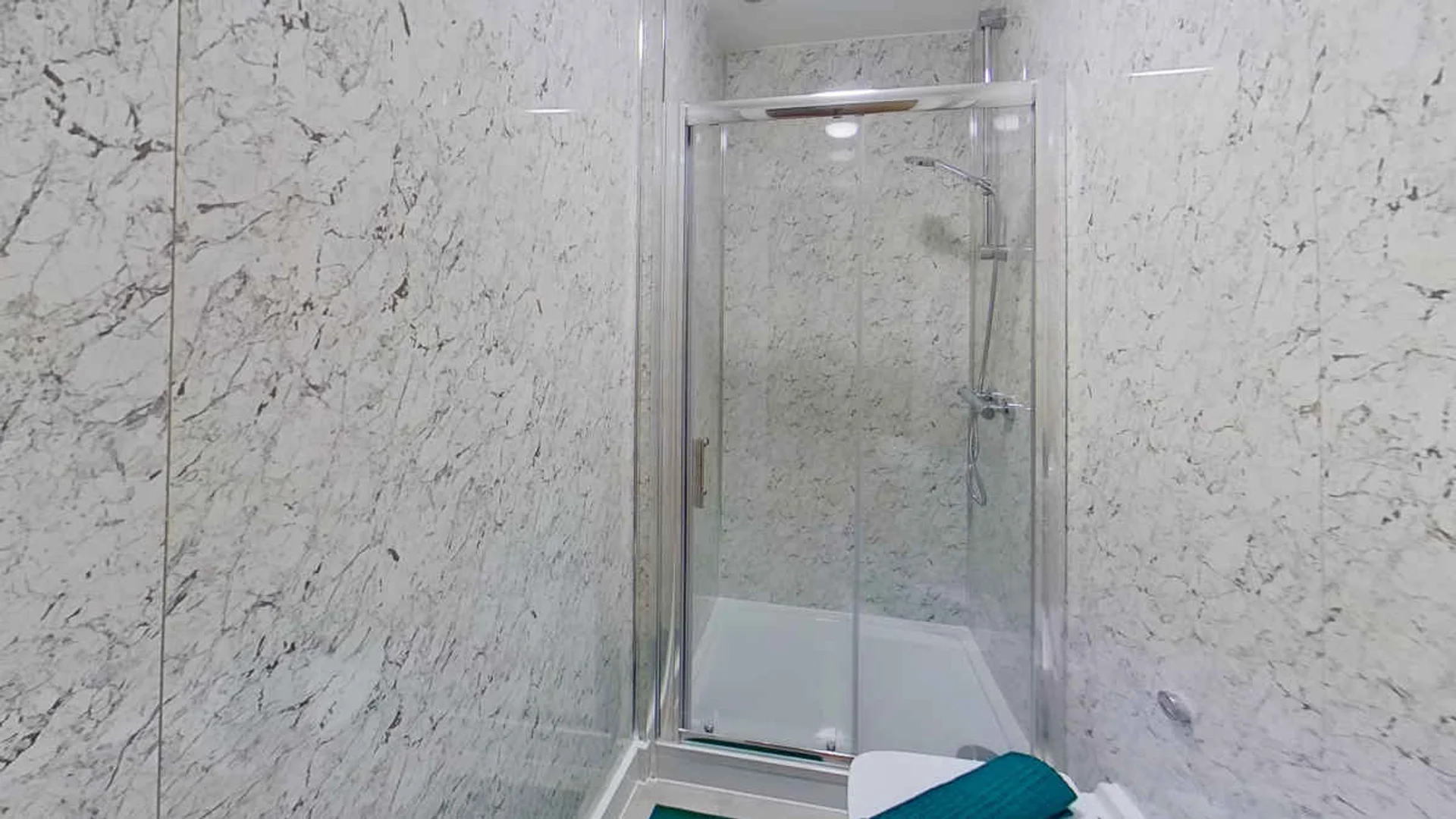 方便学生居住的单间公寓