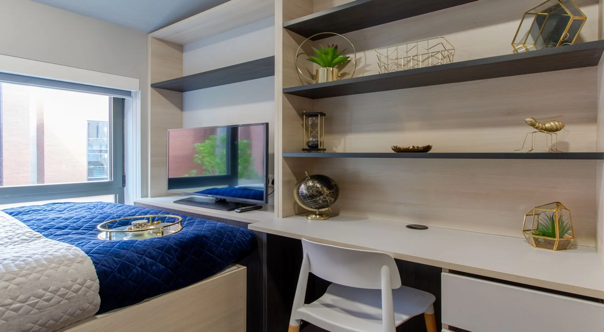 Self-contained studio for students in central 