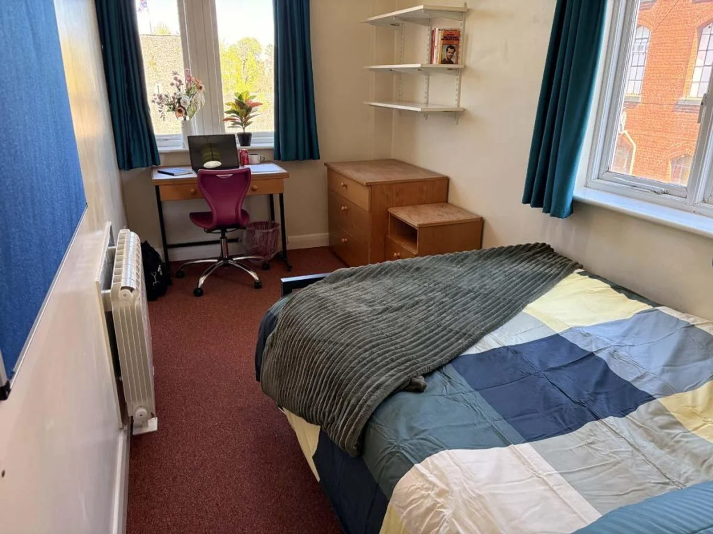 Habitación para estudiantes en  con modernas comodidades