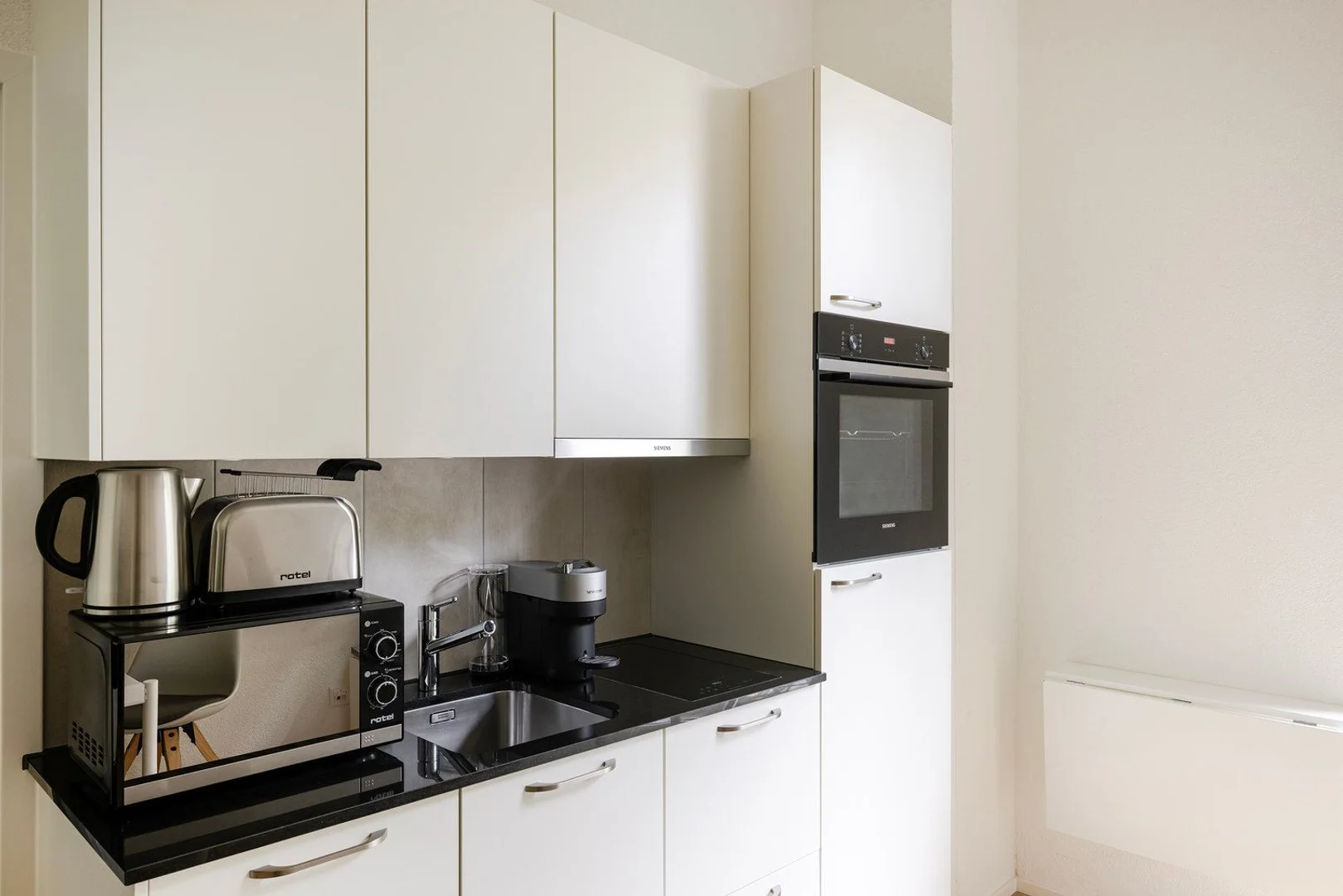 Zimmer in Studentenwohnung in  zu vermieten, voll möbliert