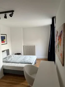 Privatzimmer in der Rather Straße, Stadtbezirk 1, bild 1 von 7