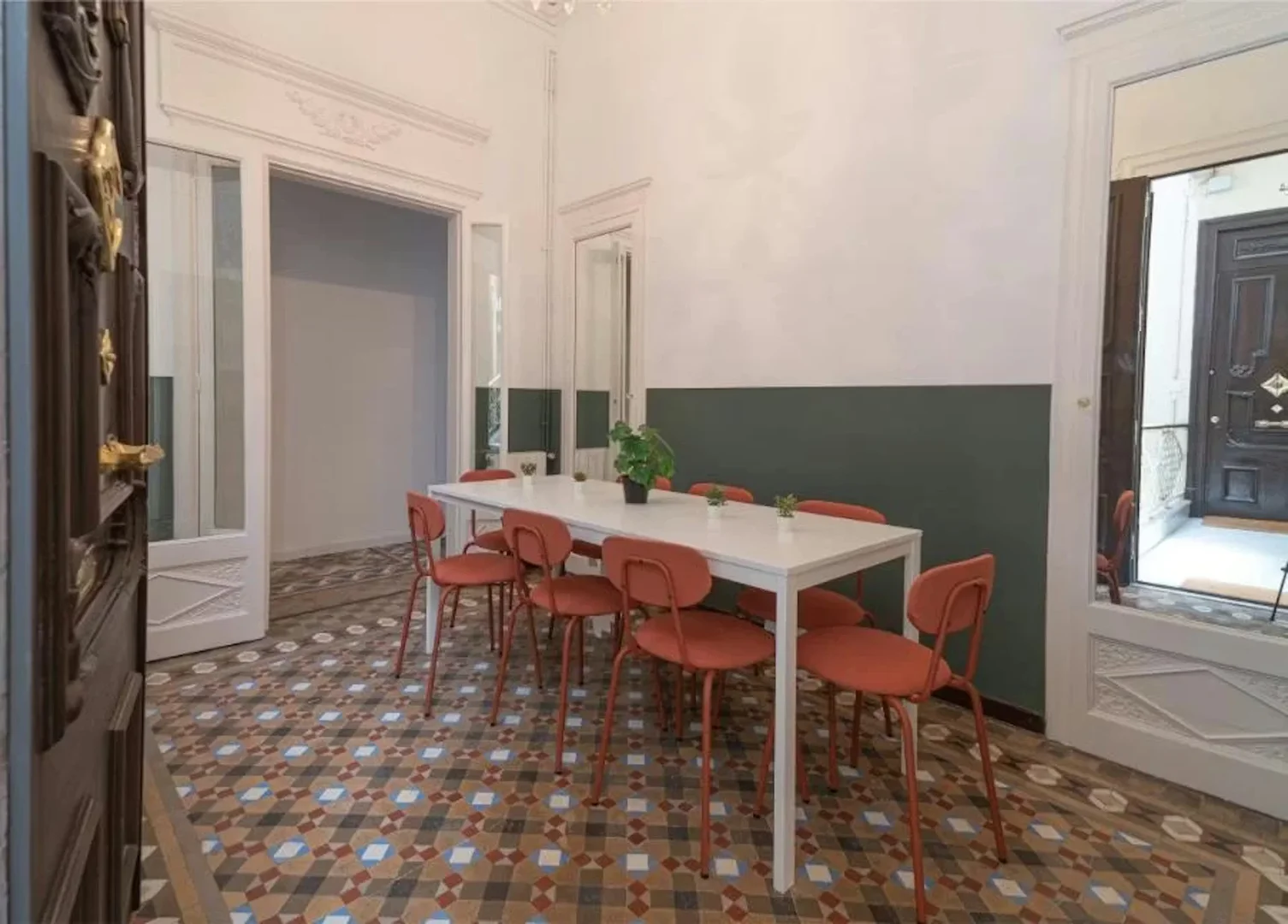 Habitación estudiantil económica cerca del campus en 