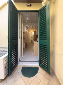 Gesamte Unterkunft in der Via Faenza, bild 1 von 10