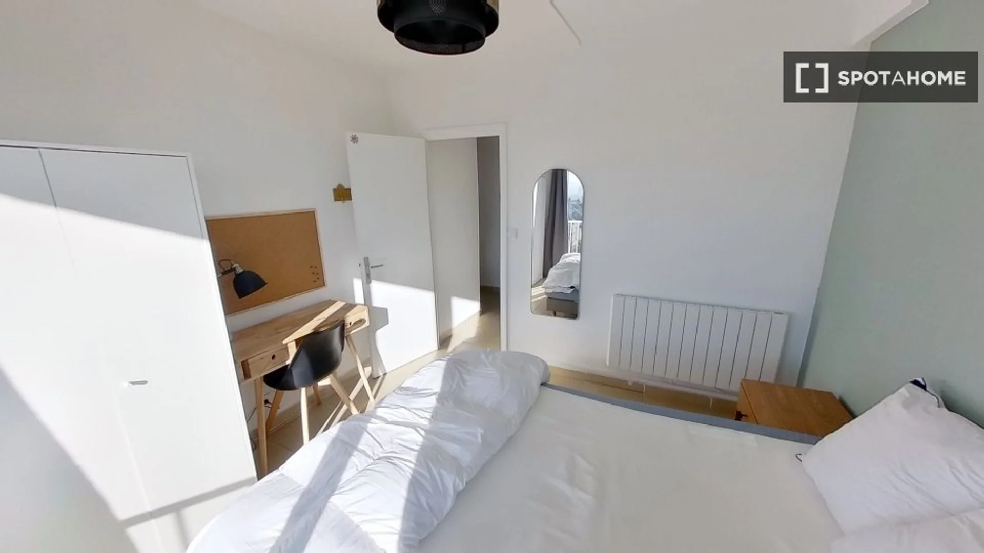 Komfortables und geräumiges Studentenzimmer in 