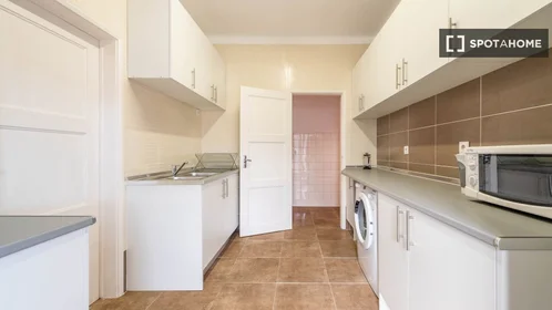 Privatzimmer in der Alameda das Linhas de Torres, bild 11 von 19