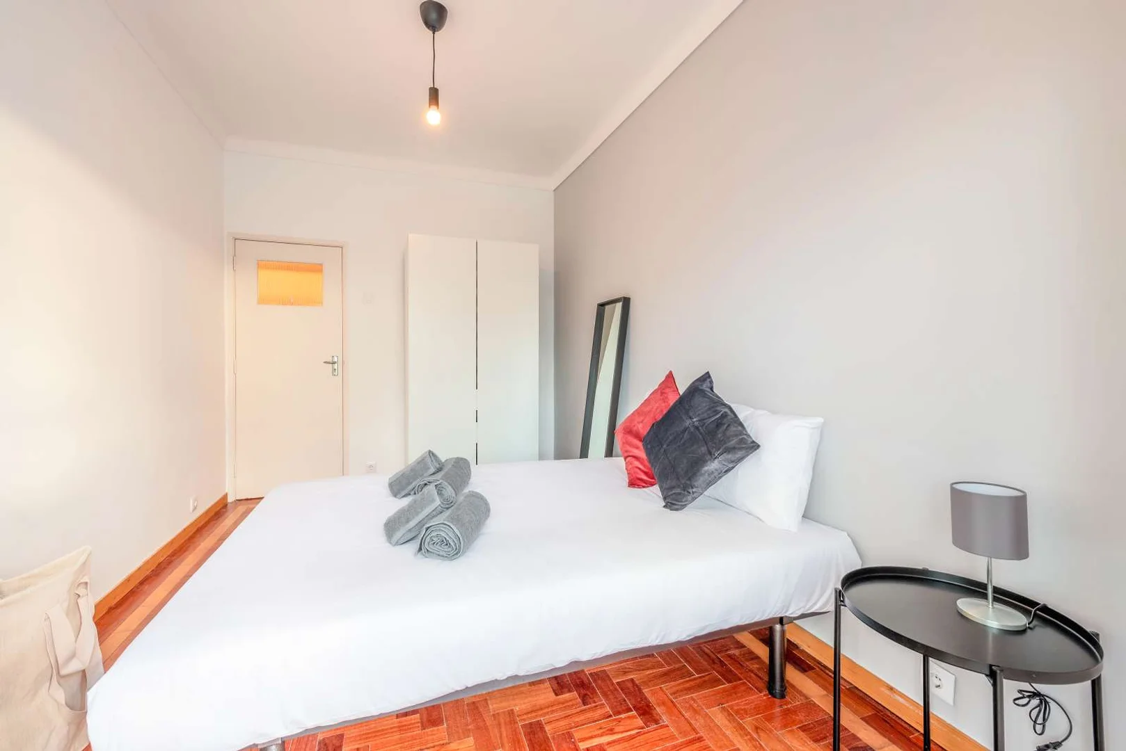 Confortevole e spaziosa stanza per studenti in 