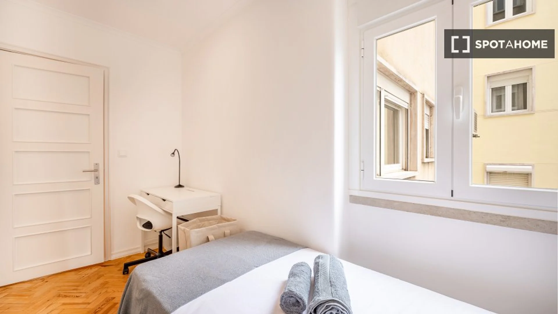 Helles und luftiges Studentenzimmer mit einfachem Zugang zur Universität in 