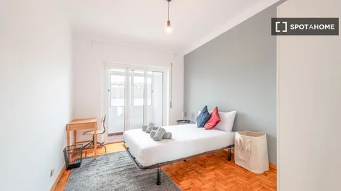 Privatzimmer in der Alameda das Linhas de Torres, bild 16 von 19