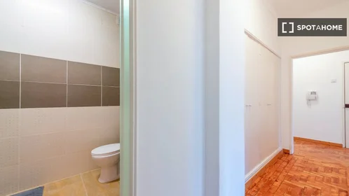 Privatzimmer in der Alameda das Linhas de Torres, bild 5 von 19