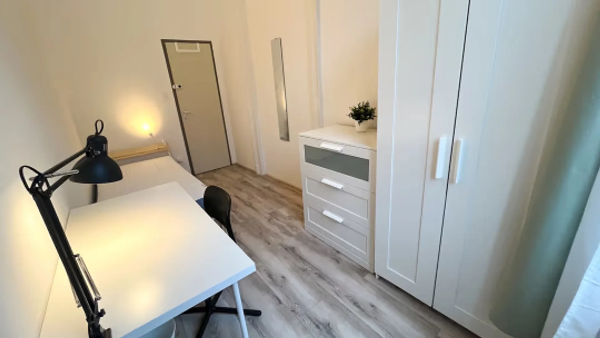 Ekonomiczny pokój studencki z dogodną lokalizacją w 