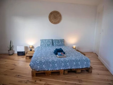 Zimmer mit Doppelbett zu vermieten Ponta-delgada
