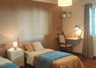 Mehrbettzimmer in 3-Zimmer-Wohnung Madeira