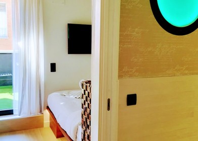 Madrid de ucuz özel oda