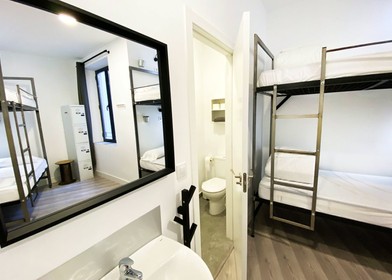 Shared room in 3-bedroom flat Granada