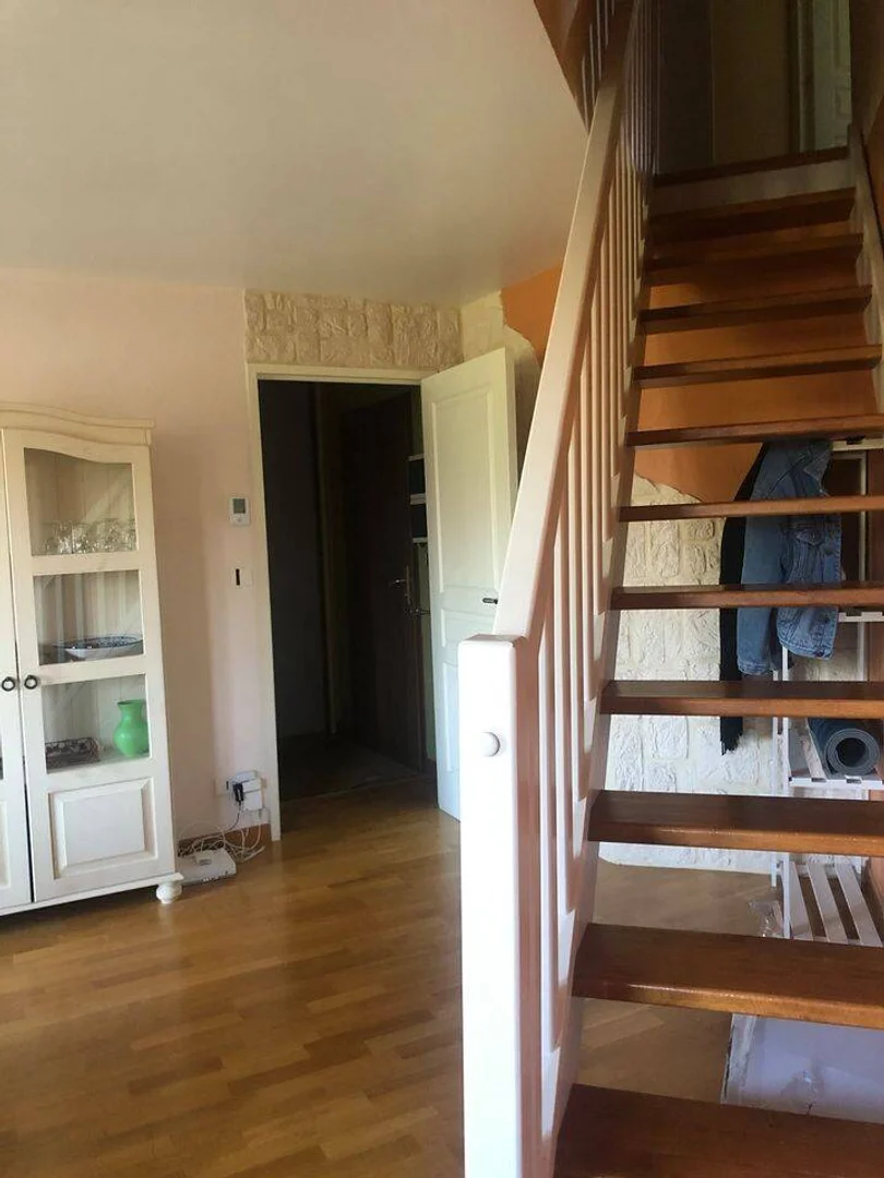 Zimmer in Studentenwohnung in  zu vermieten, voll möbliert