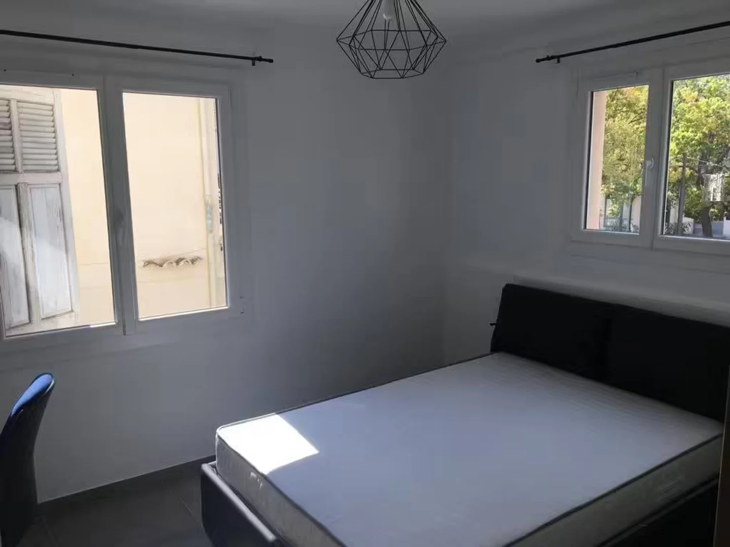 Budget-friendly student room close to campus in 