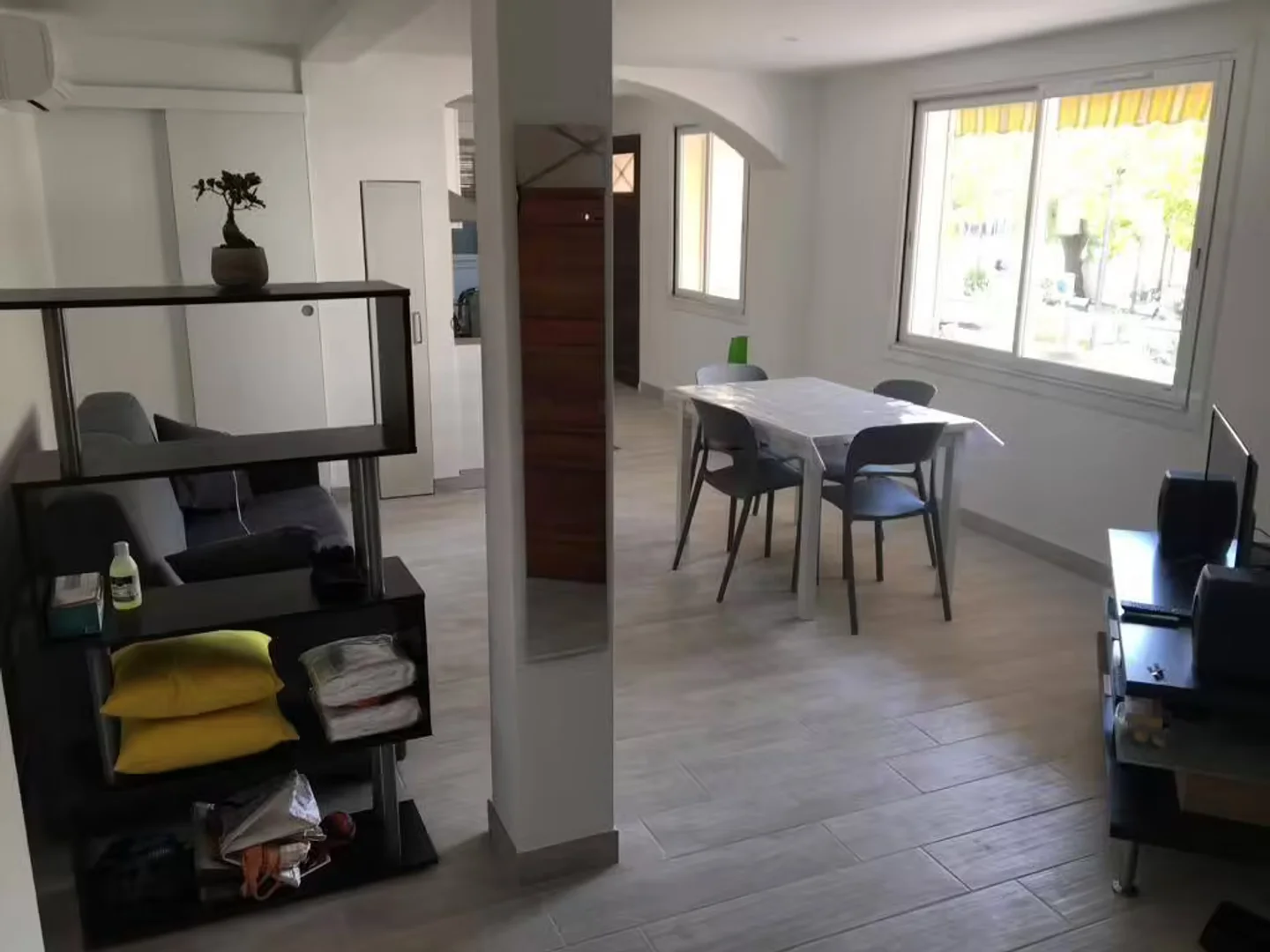 Economical student room with convenient location in 