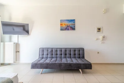 Apartamento inteiro em Leontariti 13, imagem 1 de 10